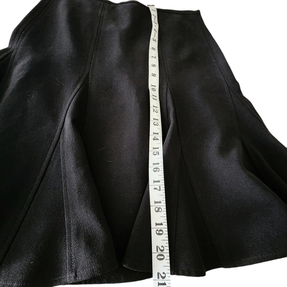 BCBG Black Fluted Skirt Women Size 0 - Picture 7 of 7